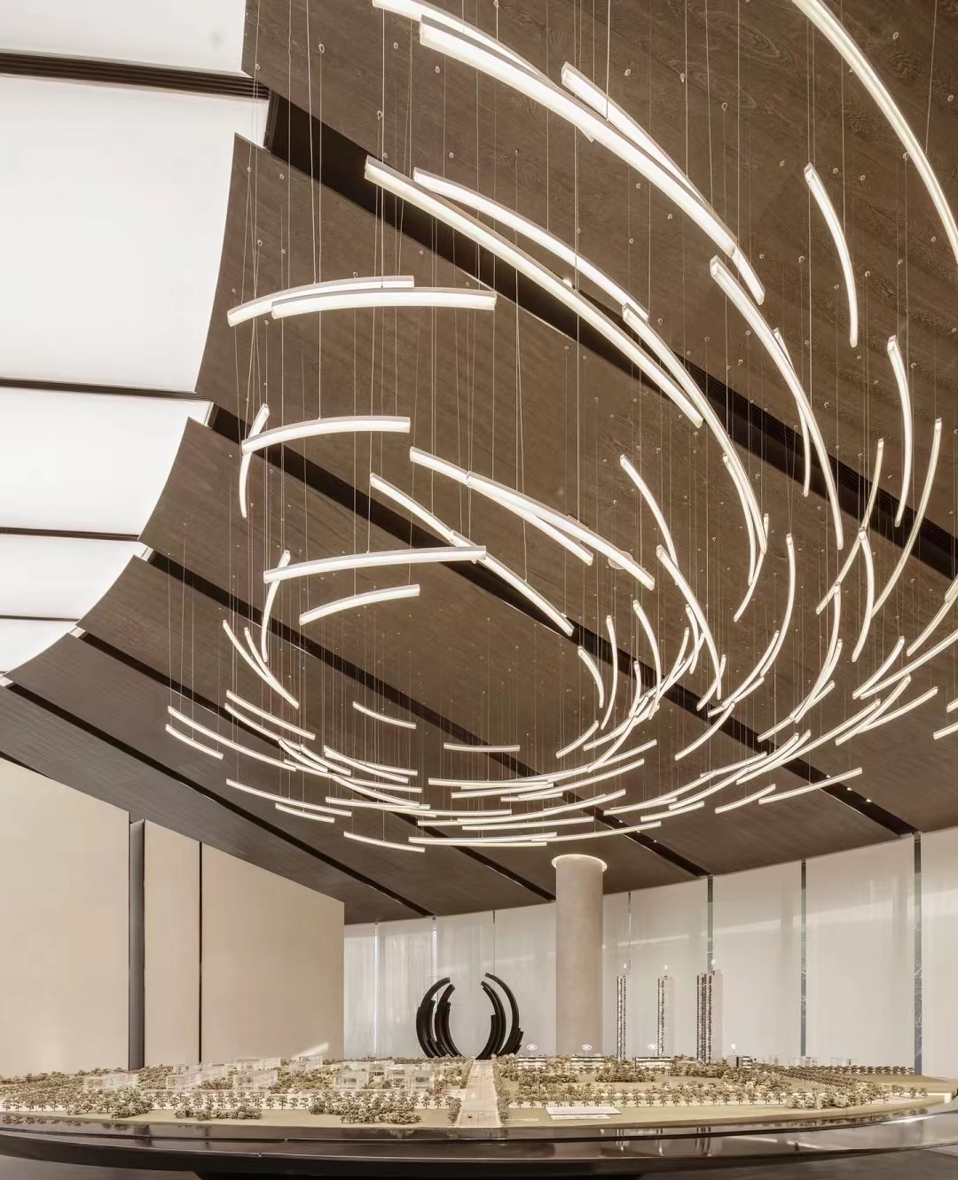 Dutti LED Non-standard Modern chandelier Linear Aluminum Ceiling Pendant Light custom for Showroom